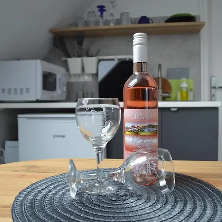 Rebeka Panzio فندق مبيت وإفطار *