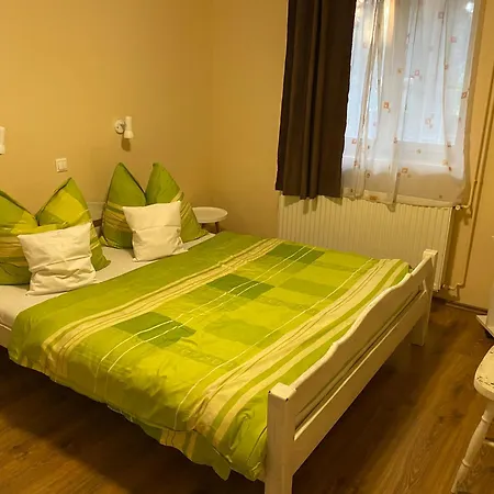 Rebeka Panzió Bed and breakfast